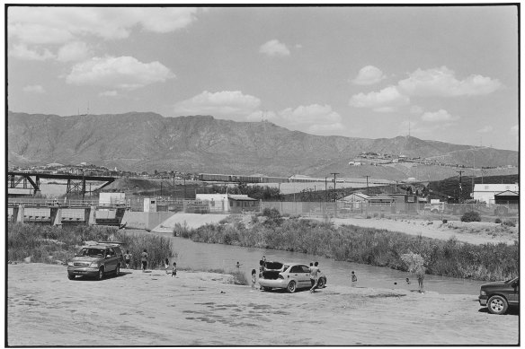 Actions unfold over time: Zoe Leonard’s Al río / To the River (detail) 2016–2022.