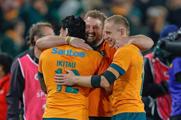 The Wallabies celebrate a remarkable victory against South Africa in 2025. 