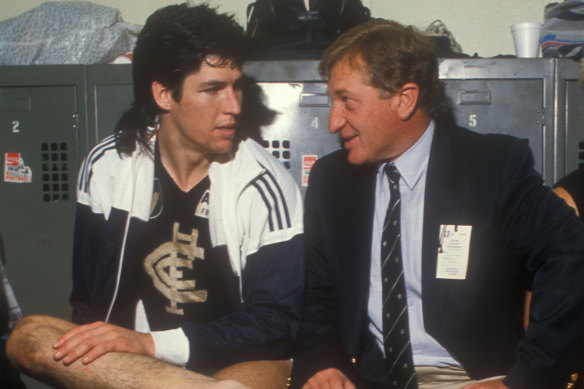 Carlton captain Stephen Kernahan with John Elliott in 1988. 