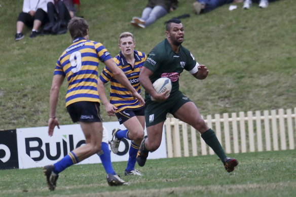 Kurtley Beale playing for Randwick against Sydney University.