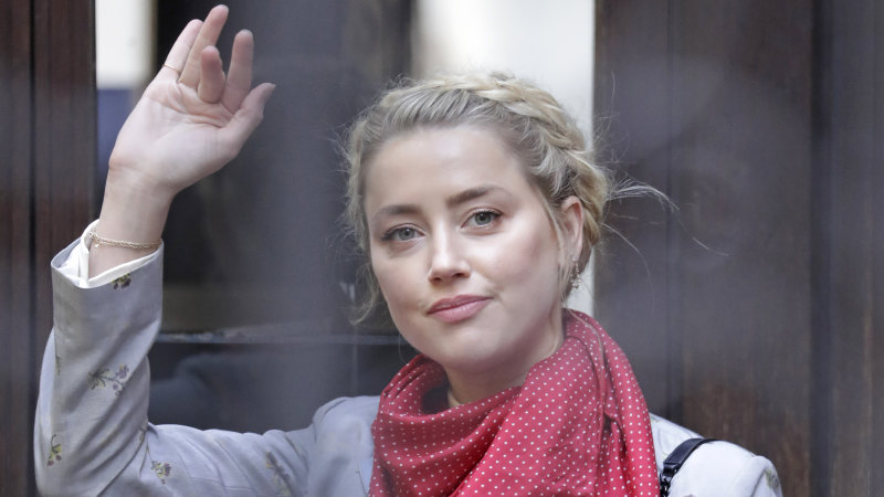 Heard Says She Punched Depp To Stop Him Pushing Sister Downstairs Like Kate Moss
