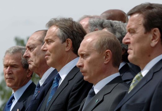 US President George W. Bush, French President Jacques Chirac, British Prime Minister Tony Blair, Russian President Vladimir Putin and German Chancellor Gerhard Schroder at the end of the G8 Summit at Gleneagles, Scotland, 2005.