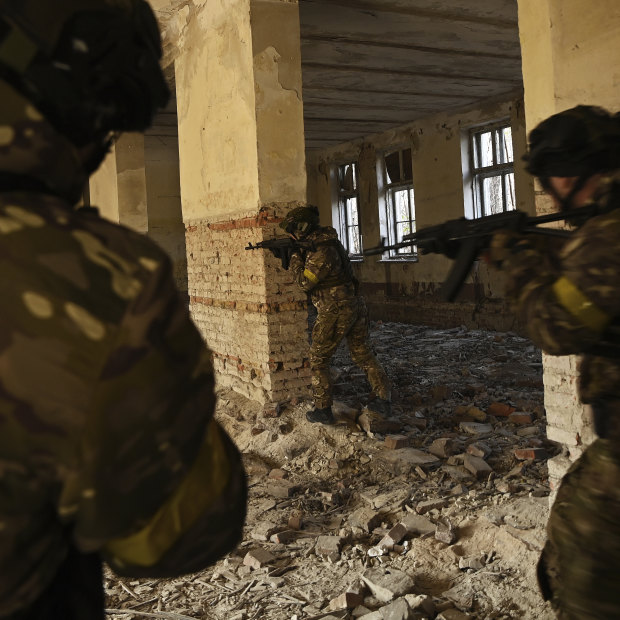 National Guard soldiers train using  imitation methods near Kryviy Rih.