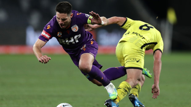 Glory set up finals showdown with Sydney FC after upset win over Phoenix