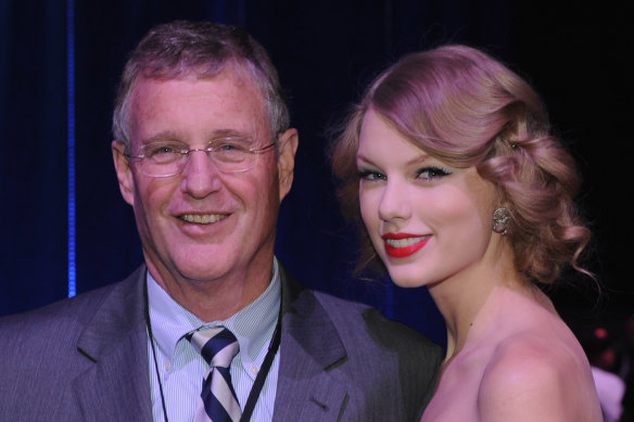 Taylor Swift’s father, Scott Swift, will face no charges after being accused of assaulting a paparazzo in Sydney.