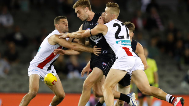 Oscar McDonald beats two 
Saints on his way to winning a last-minute place on Carlton’s list.