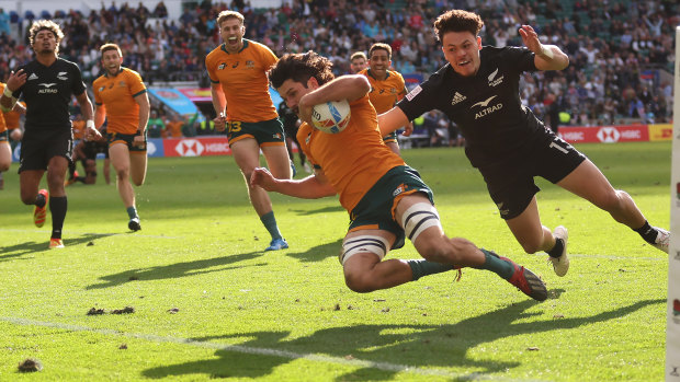 Paterson scores his third try to seal a golden point win for Australia in the Cup final of the London Sevens.