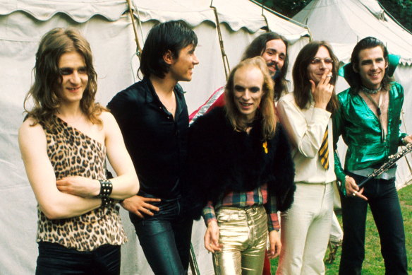 Brian Eno, centre, with fellow Roxy Music members, from left, Paul Thompson, Bryan Ferry, Phil Manzanera, Rik Kenton and Andy Mackayin London in July 1972.