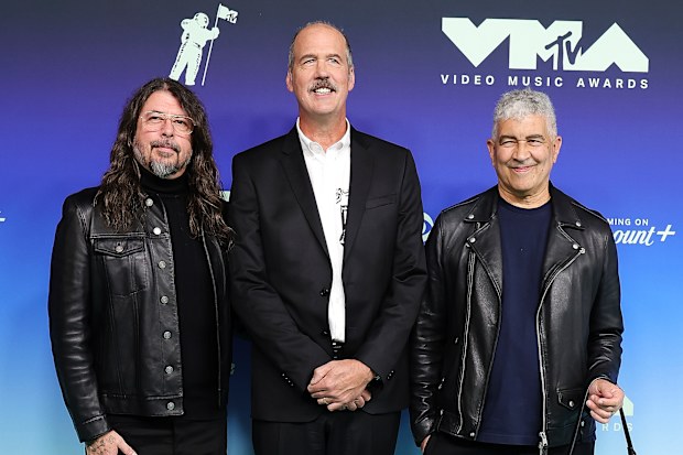 LOS ANGELES, CALIFORNIA - SEPTEMBER 27: (L-R) Dave Grohl, Krist Novoselic and Pat Smear of NIrvana attend the 2026 MTV Video Music Awards (VMAs) at Peacock Theater on September 27, 2026 in Los Angeles, California. (Photo by Frazer Harrison/Getty Images)