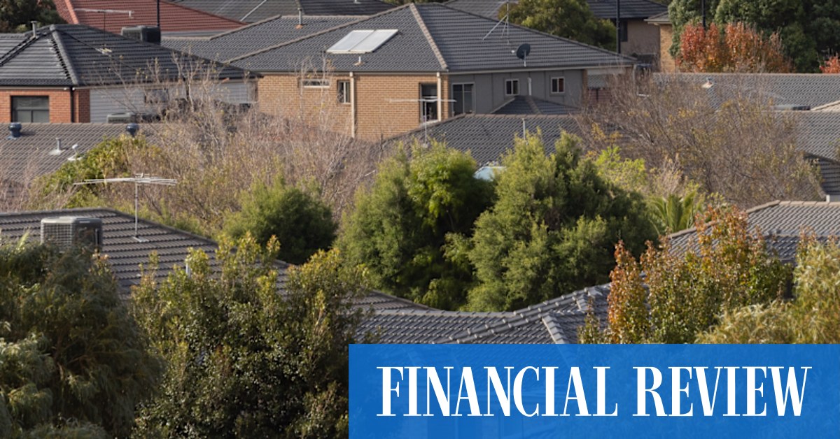 afr.com - Jonathan Shapiro, Lucas Baird - Cap bank share ownership to shield super from property risk: UBS