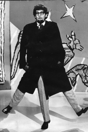 Rolf Harris as Jake the Peg performing in 1970 on the Tommy Leonetti show.