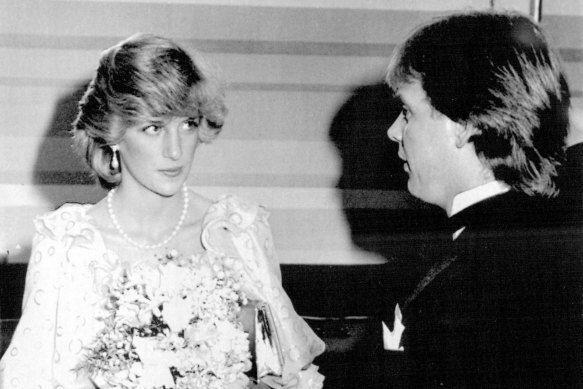 1983 yılında Melbourne Konser Salonu'nda John Farnham ile Prenses Diana.