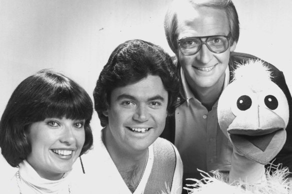 Blackman with Hey Hey co-stars Jacki MacDonald, Daryl Somers and Ossie Ostrich in 1985.