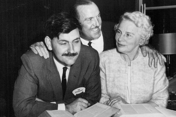 Australian polymath and future MP Barry Jones  (left) during his record run on quiz show Pick-a-Box  in the 1960s. 