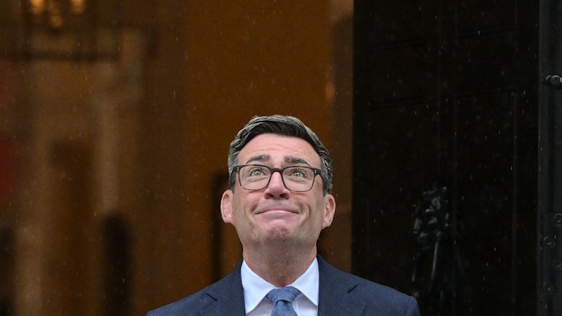 Britanya'nın bütçe sıkıntıları Burnham'ın balayı dönemini sona erdirecek