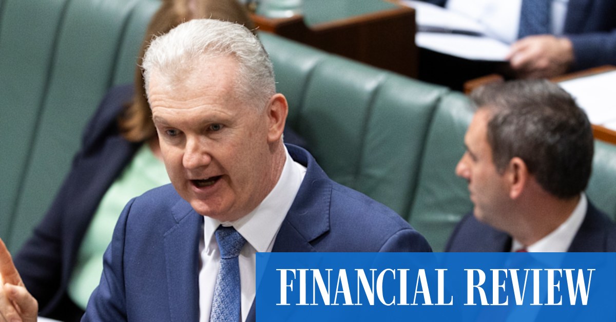 Closing Loopholes Bill: Same job, same pay deal between Tony Burke and Australian Resources and Energy Employers Association has split resources industry in row over labour hire laws - Vimarsana News