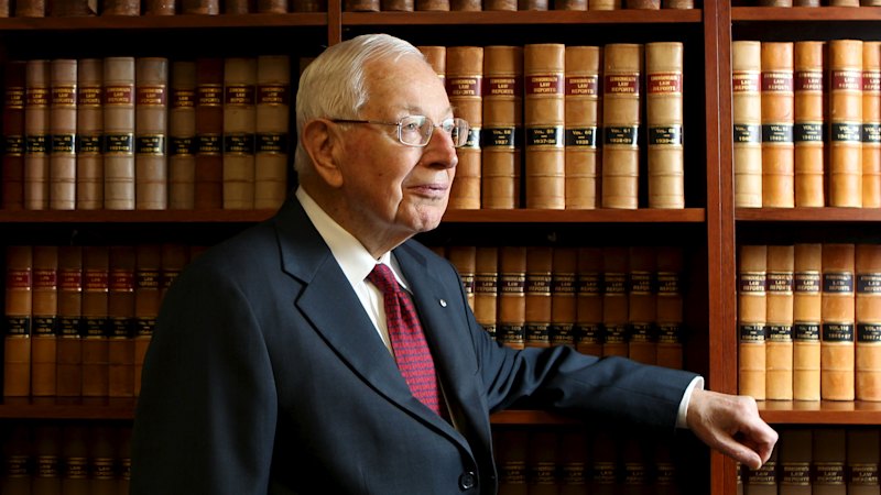 Former High Court chief justice Anthony Mason dies, aged 100