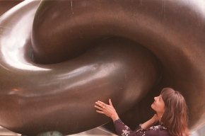 Sally Couacaud with sculpture Bonds of Friendship in Circular Quay, 1994.