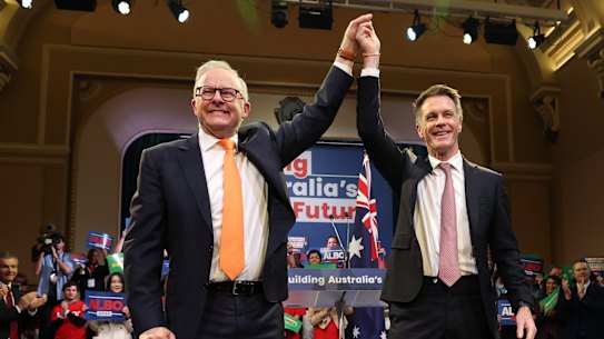 Prime Minister Chris Minns (R) didn't hesitate to put distance between himself and Prime Minister Anthony Albanese, did he? 