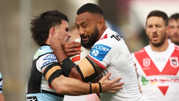 Dragons prop Francis Molo.