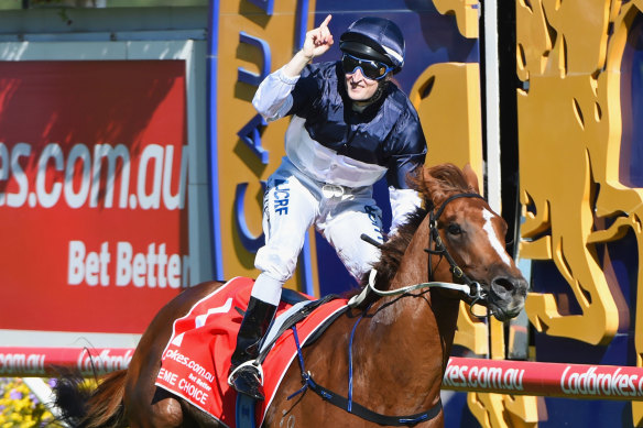 Craig Newitt, riding Extreme Choice to victory in the 2016 Blue Diamond.