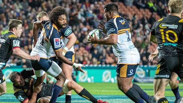 Was this pass from Henry Speight forward? Or should it have been a try?