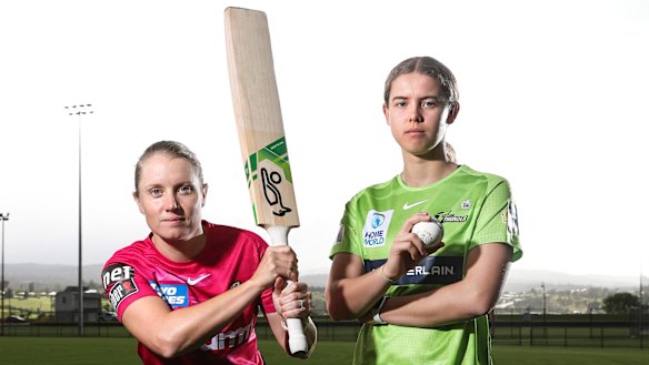 Alyssa Healy and Phoebe Litchfield. 