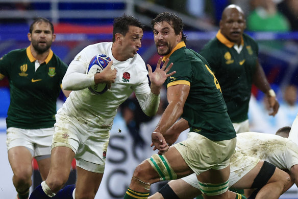 England’s Alex Mitchell challenges for the ball with South Africa’s Eben Etzebeth.