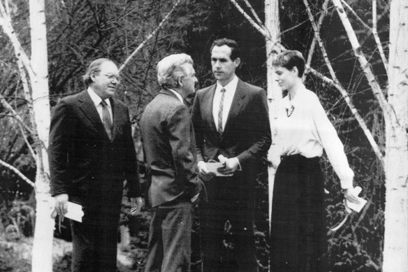 Bob Hawke talks with the winners of the 1987 Environment Awards about the government’s plans to save the wet tropics of Queensland. 