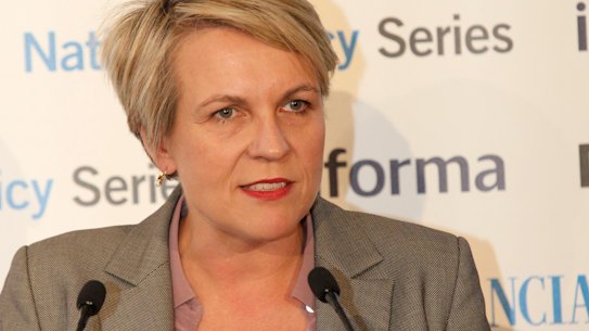 'I don't want people with ATARs of 35 going into teaching': Labor's schools plan