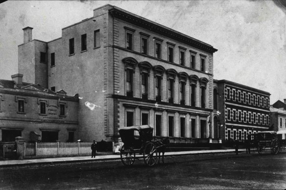 A horse and carriage outside the Melbourne Club where the “young toffs” of Melbourne  gathered.