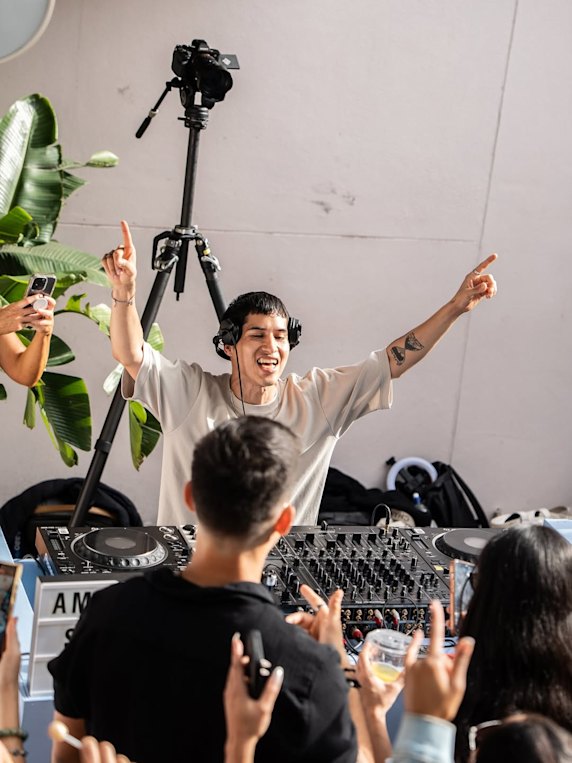 AM Social organiza eventos de discotecas suaves en Brisbane una vez al mes. 