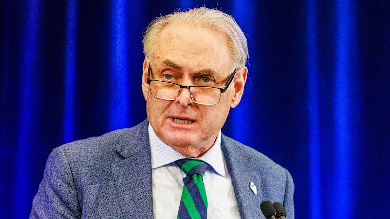 Farrell sends SOS to business to back EU trade deal ratification