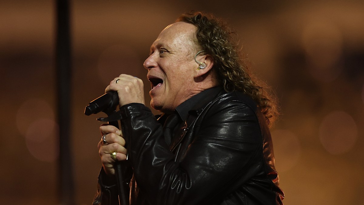 Aussie rocker Dave Gleeson calls for NRL entertainment overhaul ...