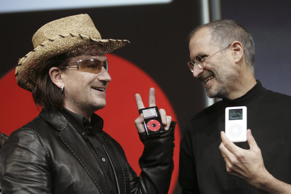 Apple chief Steve Jobs (right) with U2’s Bono. Jobs was the driving force behind Apple’s push into digital music.  