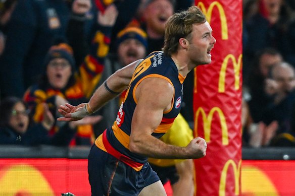 Tough midfielder-forward Luke Pedlar is crossing from the Crows to the Power.