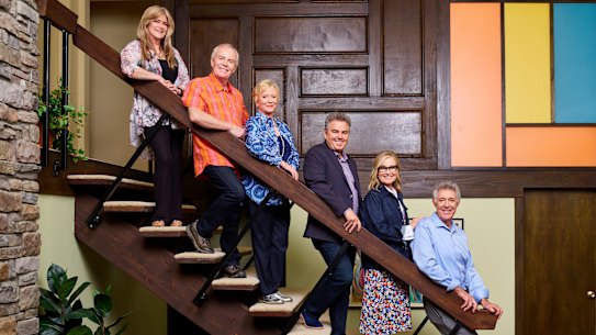 A Very Brady Renovation: Susan Olsen (Cindy), Mike Lookinland (Bobby), Eve Plumb (Jan), Christopher Knight (Peter), Maureen McCormick (Marcia), Barry Williams (Greg) at the recreated Brady house.