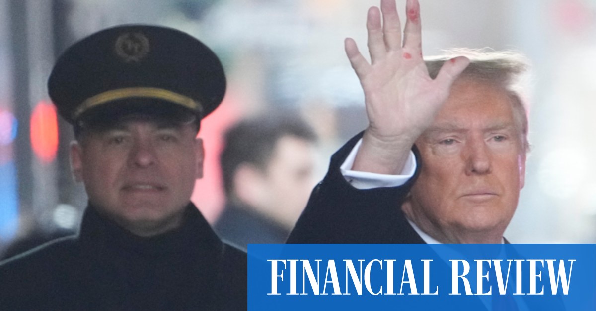 Judge threatens to kick Donald Trump from court