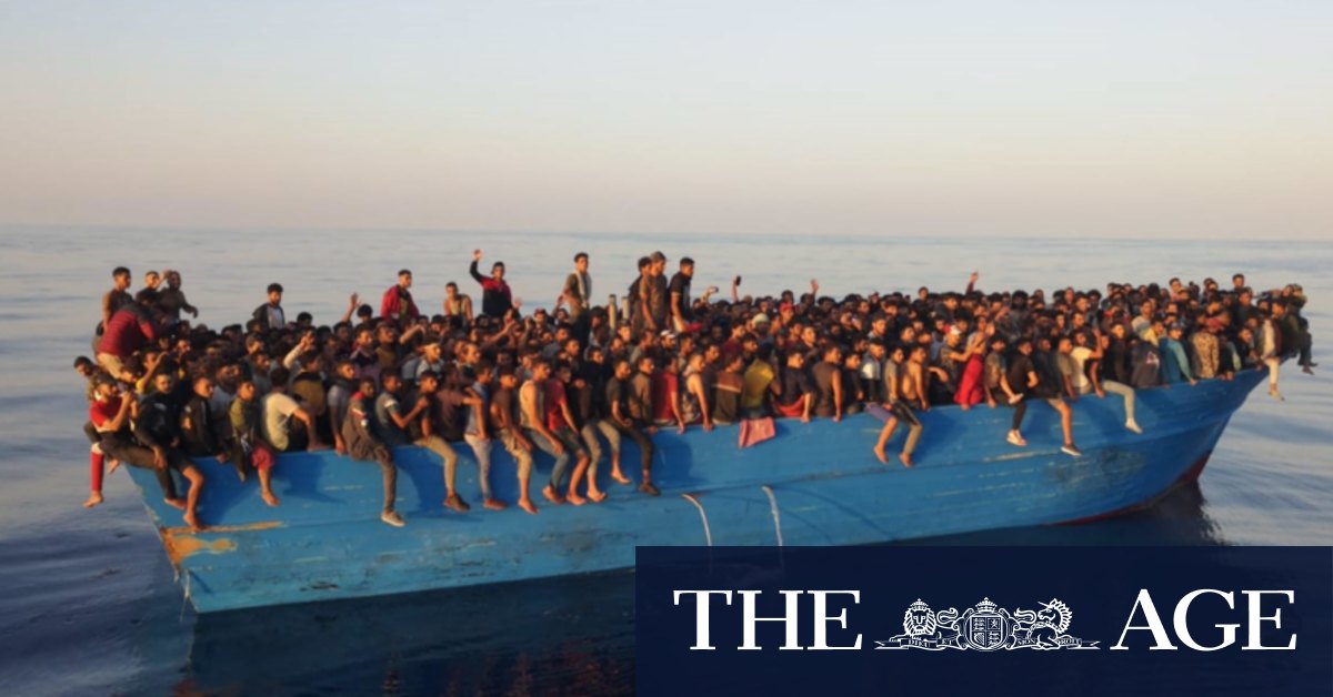 Trovato in Italia un barcone carico di 539 migranti