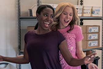 Kirby Howell-Baptiste and Kristen Bell in comedy crime caper Queenpins.
