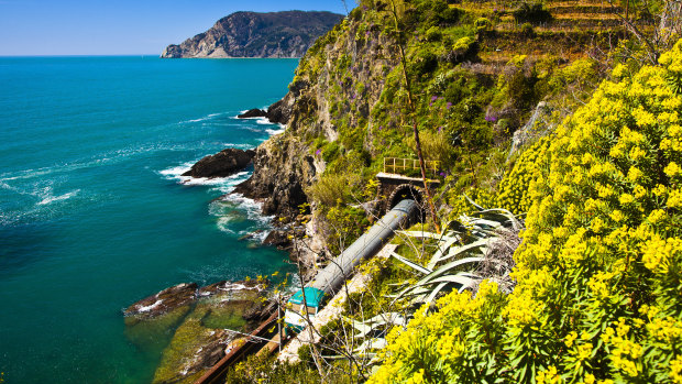 Contrary to tourist expectations, there are steep cliffs around Cinque Terre.