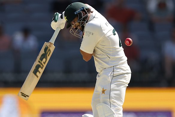 Imam-ul-Haq answers an uncomfortable question from Mitch Marsh.