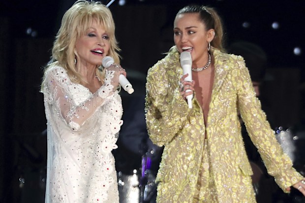 Dolly Parton and Miley Cyrus perform Jolene at the 61st annual Grammy Awards in Los Angeles.