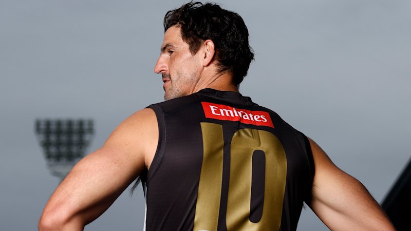 AFL Saturday LIVE: Scott Pendlebury sets new games record as Collingwood, Eagles play at MCG; Sydney test premiership hopes in Geelong