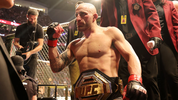 Alex Volkanovski will look to become a two-division champion.