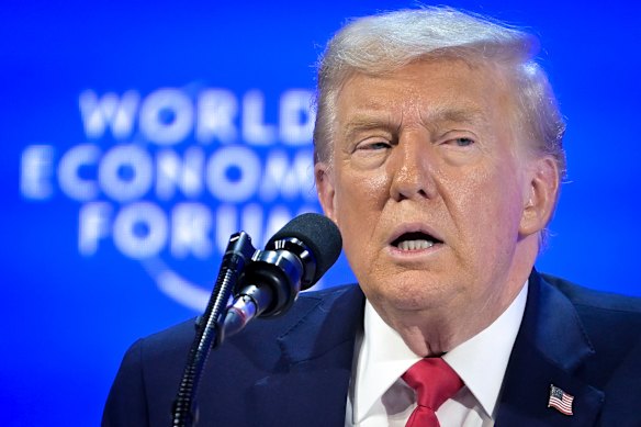 Donald Trump parla a Davos.
