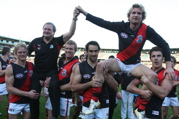 The farewell: Kevin Sheedy and James Hird in 2007.