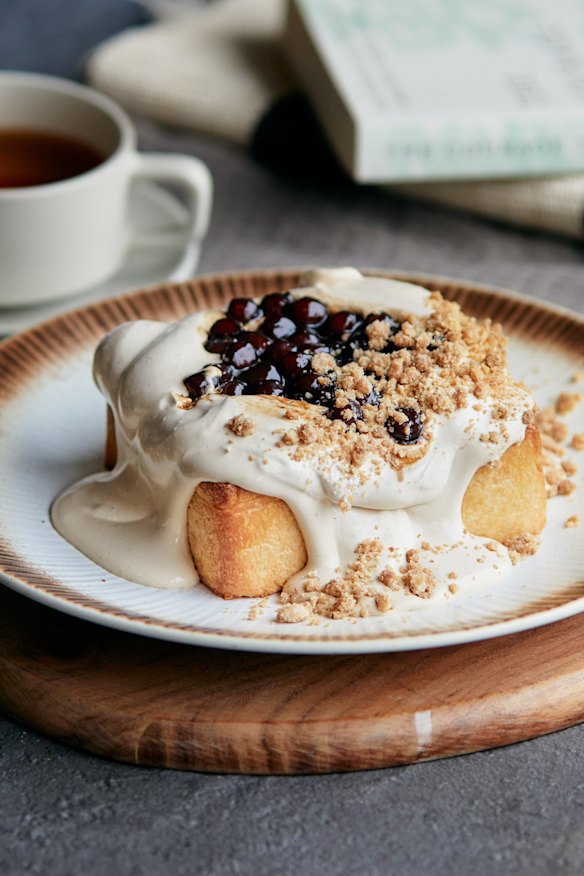 Dessert includes toasted shokupan with Hokkaido milk tea toppings.
