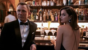 Daniel Craig and Ana de Armas in No Time To Die. 