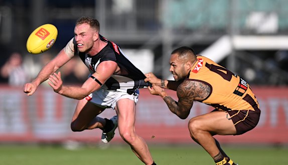 Tom Mitchell faced his former side Hawthorn in the pre-season.